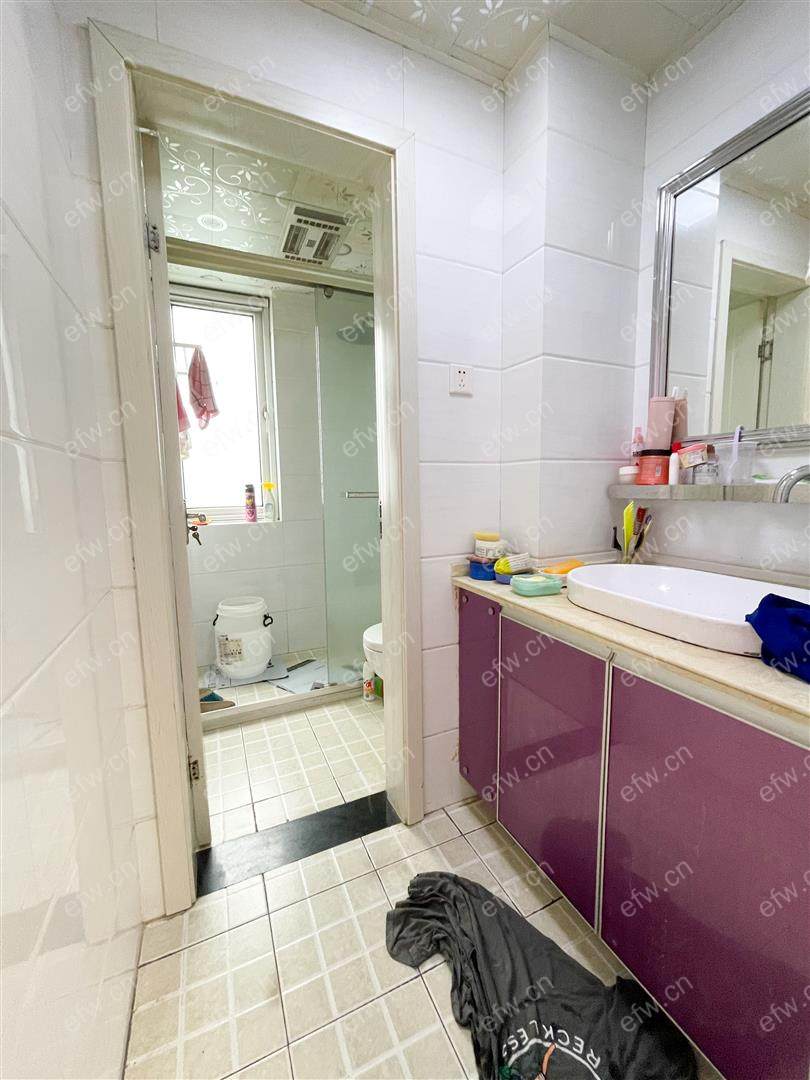village 经典room房 东边户 全明 精装修！