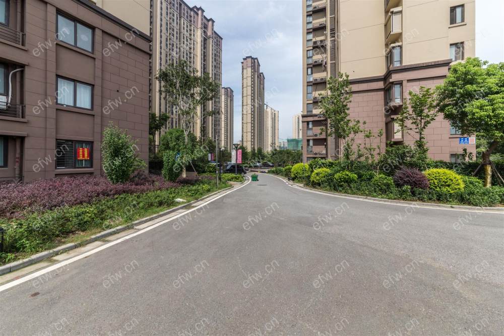 天渝骏园毛坯三房视野好