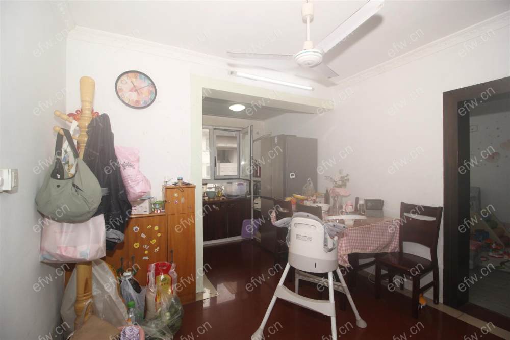 自住精装两室一厅