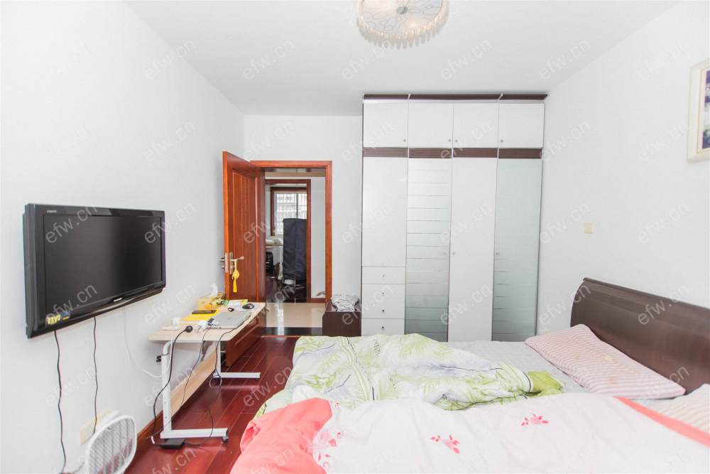 room房豪装拎包即住,village尽享优雅品质,多重阳台+飘窗