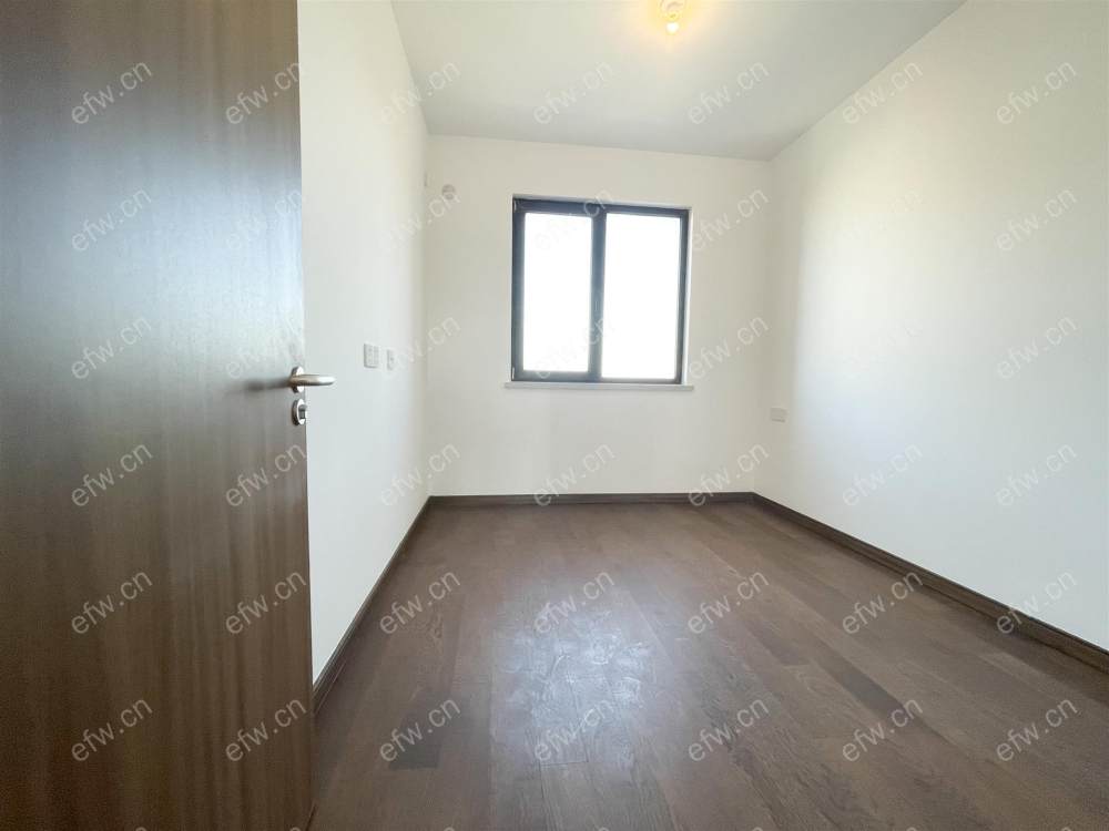 room房豪装拎包即住,village尽享优雅品质,多重阳台+飘窗