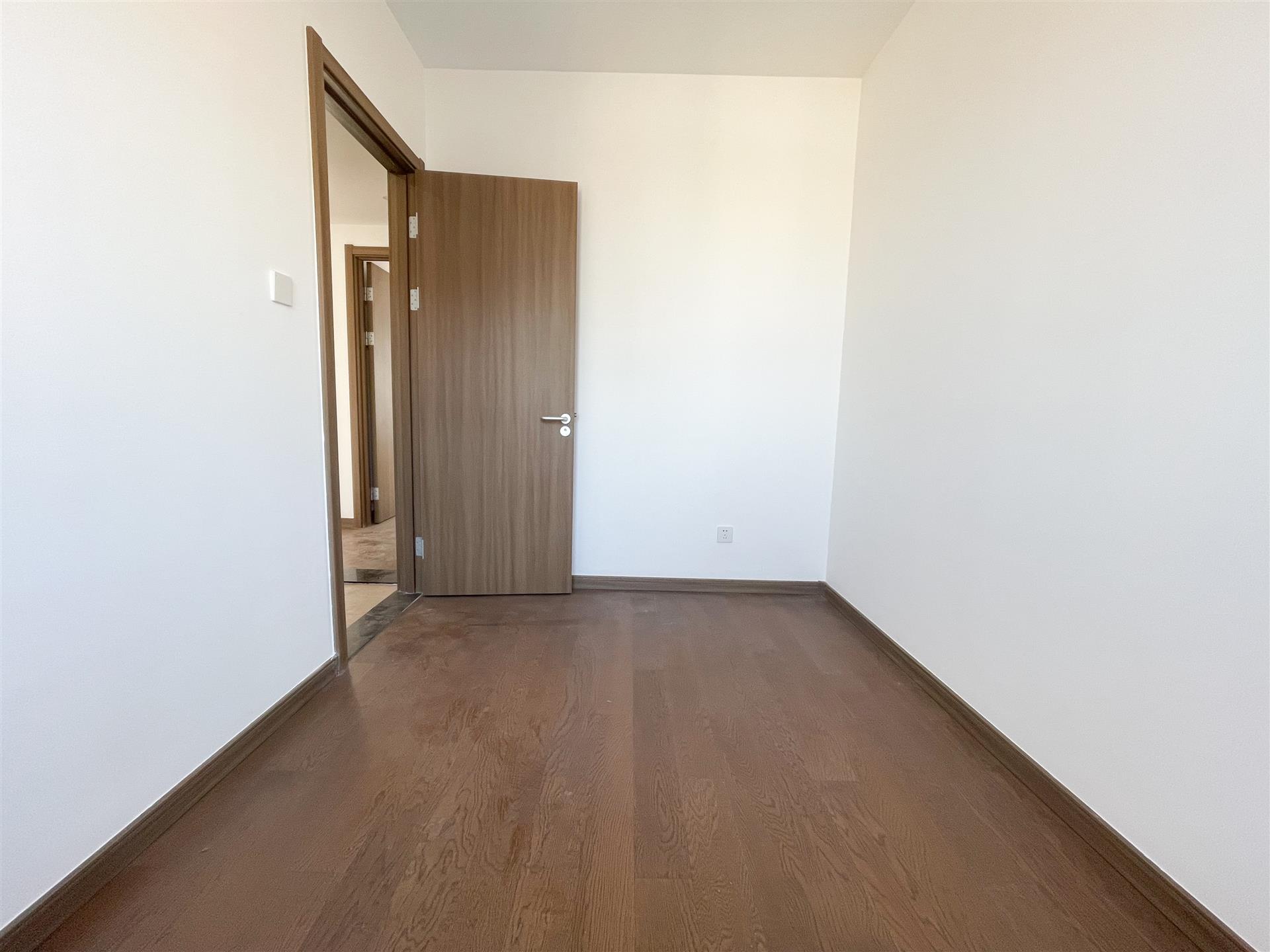 room房豪装拎包即住,village尽享优雅品质,多重阳台+飘窗