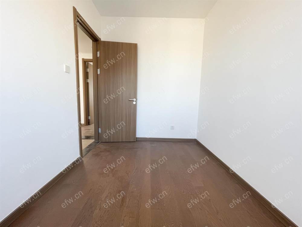 room房豪装拎包即住,village尽享优雅品质,多重阳台+飘窗