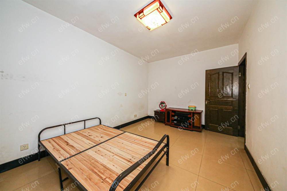 带院子 地段好 看房方便