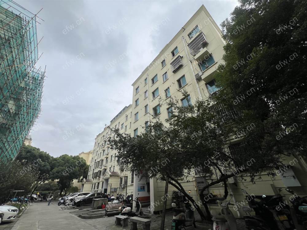 长欣公寓C区位置好，环境优雅，123平米精装4房