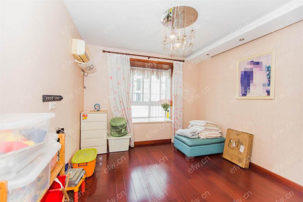 room房豪装拎包即住,village尽享优雅品质,多重阳台+飘窗