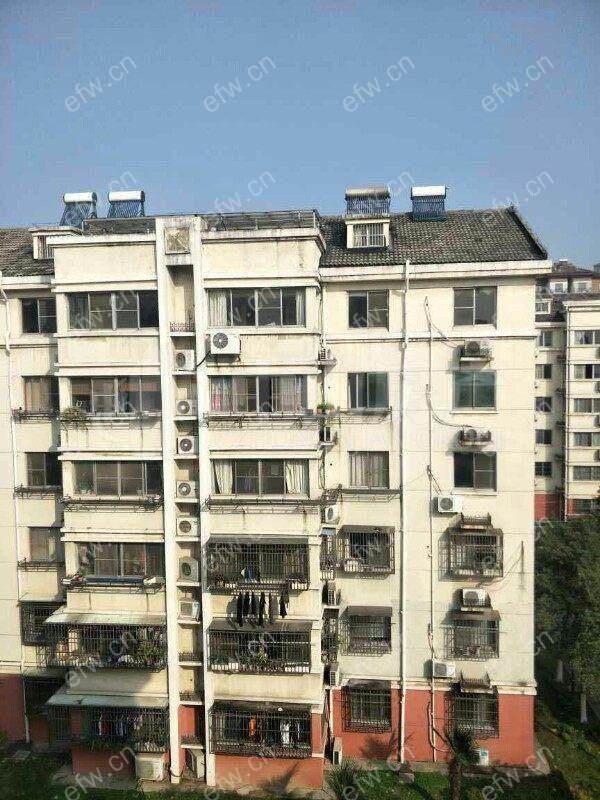 长宁苑顶带阁楼 精装20万未入住