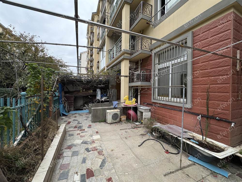 带院子 地段好 看房方便
