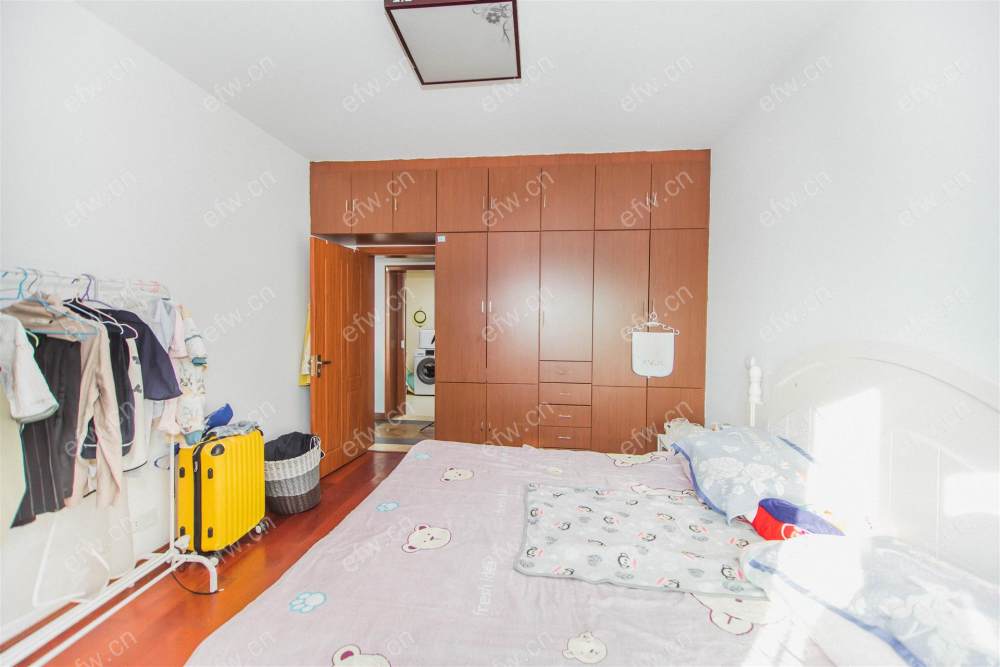 精装修拎包入住三开间朝南