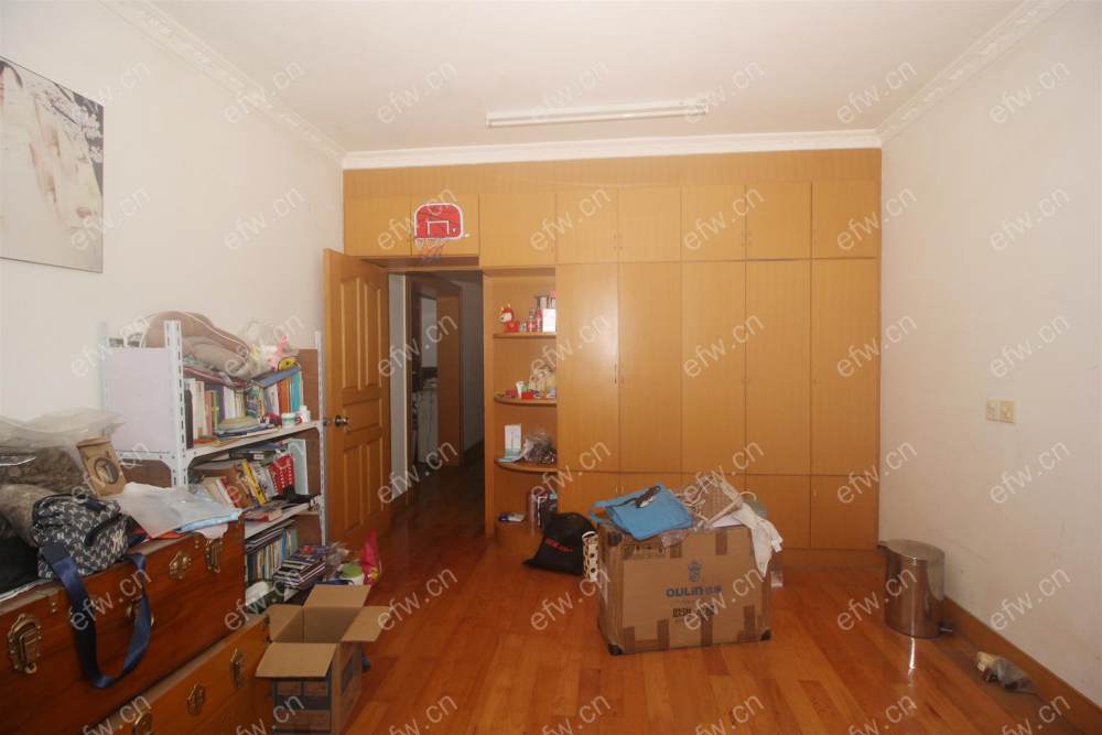 锡州中路简装两房靠马路、、价格可谈