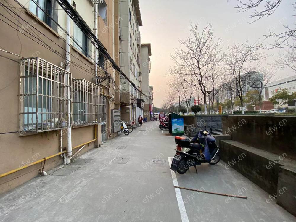 近地铁口 精装好楼层 拎包入住
