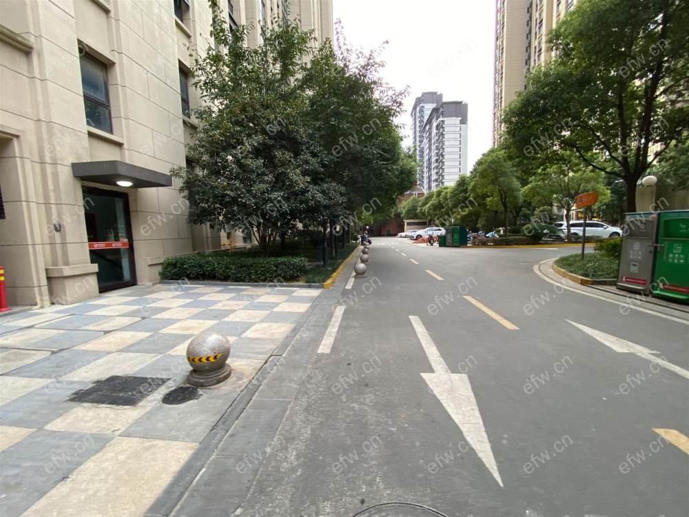 三开间朝南，房东诚心出售