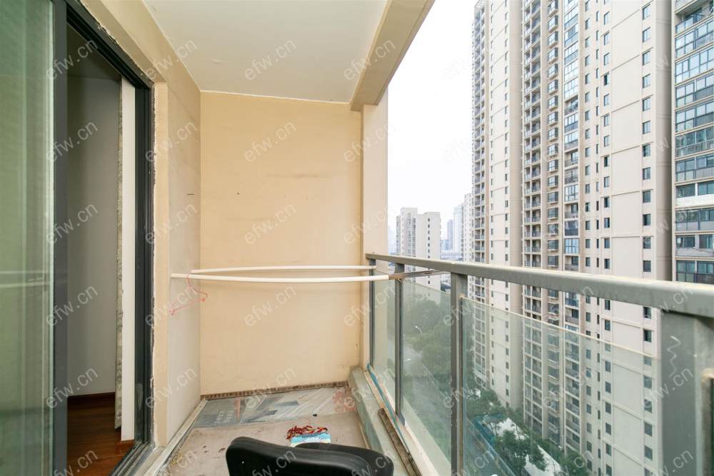 3房豪装拎包即住,溪南里尽享优雅品质,多重阳台+飘窗
