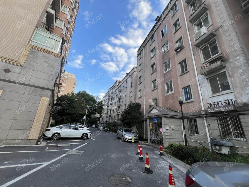 前进花园电梯小两房南北通透