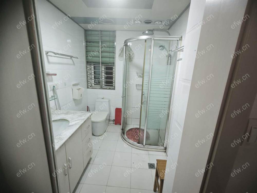 精装修，拎包入住家具家电齐全