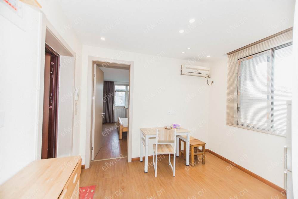 village位置好，环境优雅，area平米精装room房