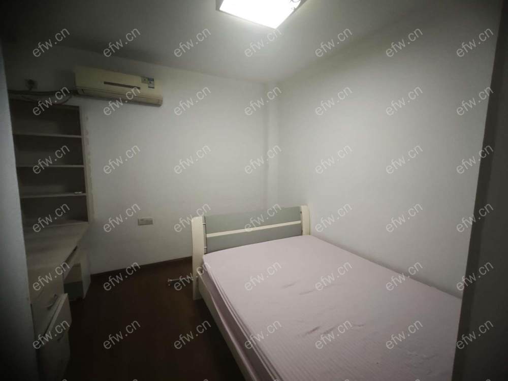 精装修，拎包入住家具家电齐全