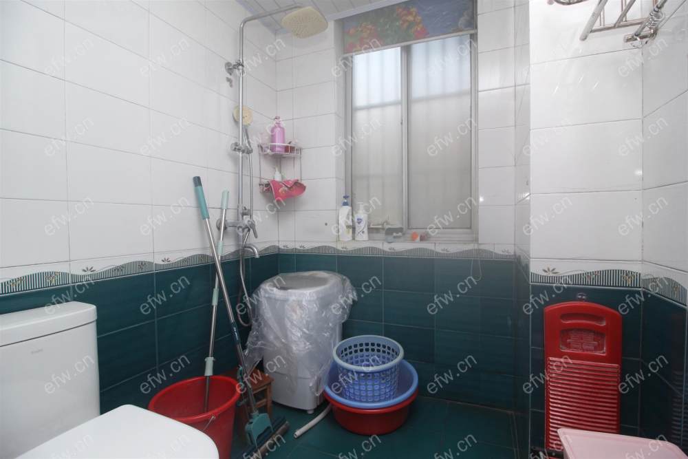 电梯已加装送自行车小车库