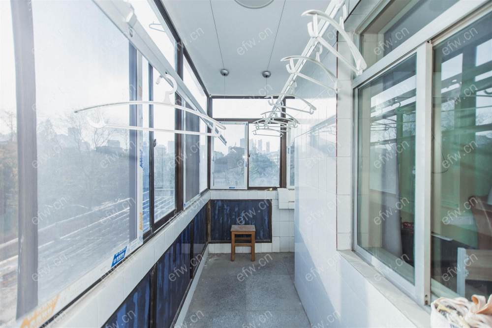 village位置好，环境优雅，area平米精装room房