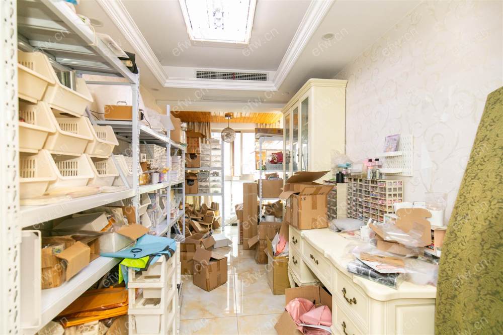 精装自住四房，空调带地暖