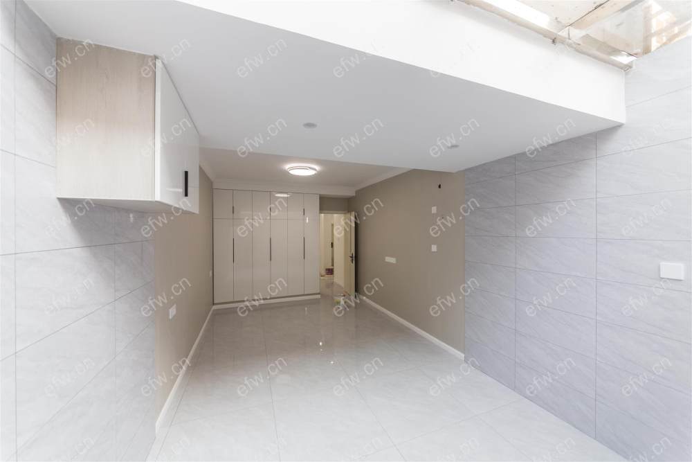惠龙新村 D区，1楼3个房间，带院子，,