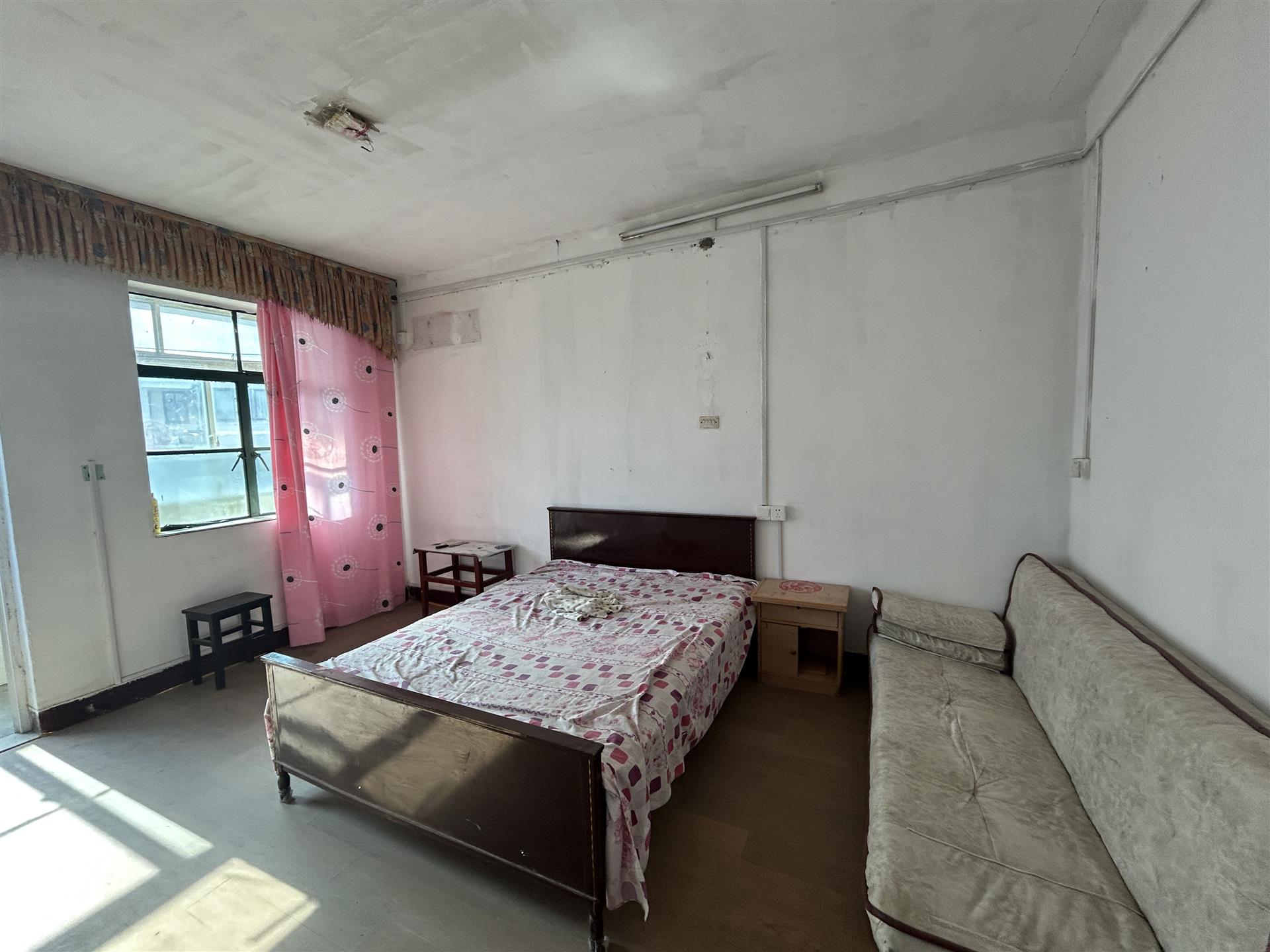 惠峰新村 1室1厅 .................