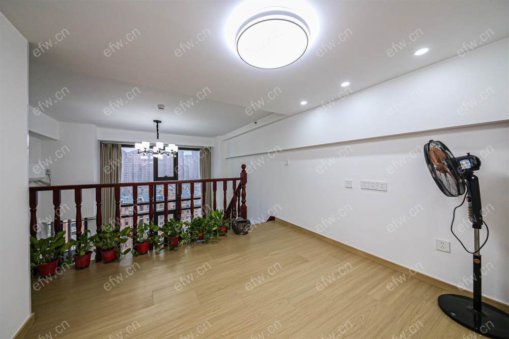 金轮精装前无遮挡未入住房东诚心出售