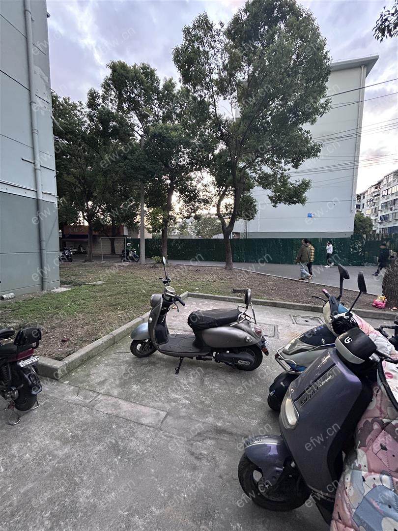 刘潭二村 2室1厅精装修