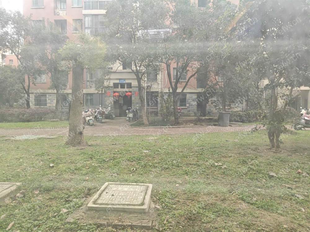 精装修，拎包入住家具家电齐全