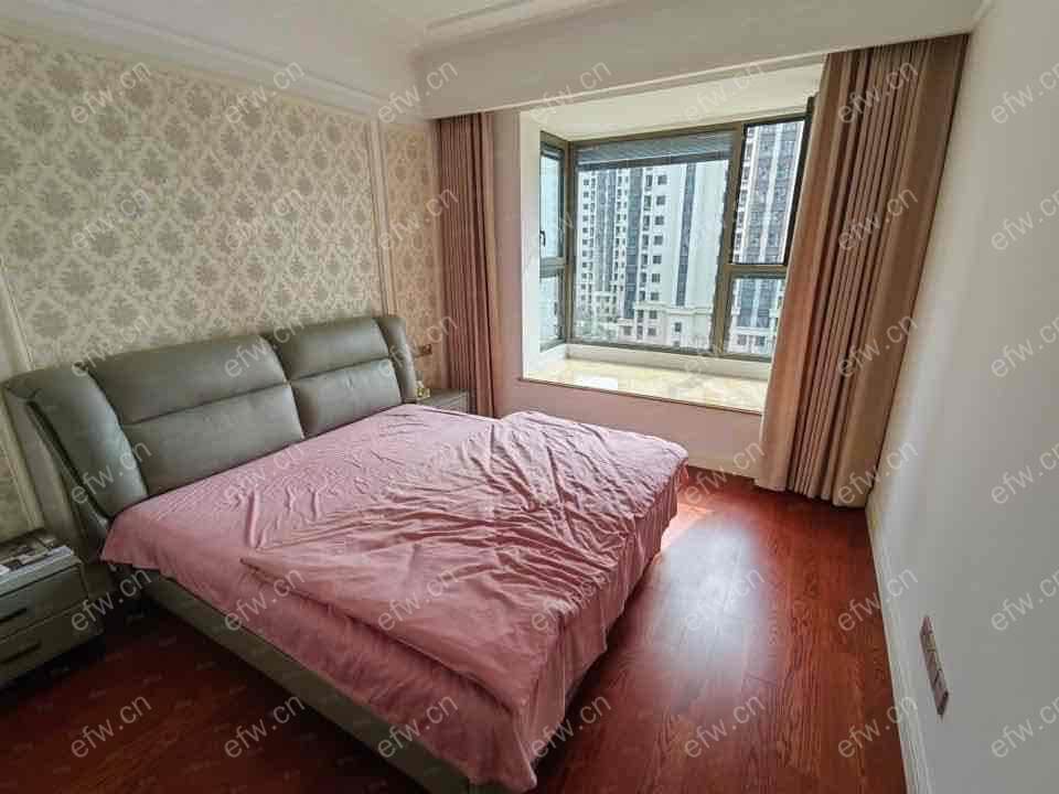 翡翠文华精装送三个车位