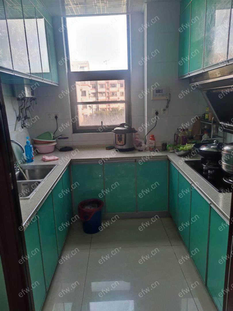 精装修大两室房东诚心出售