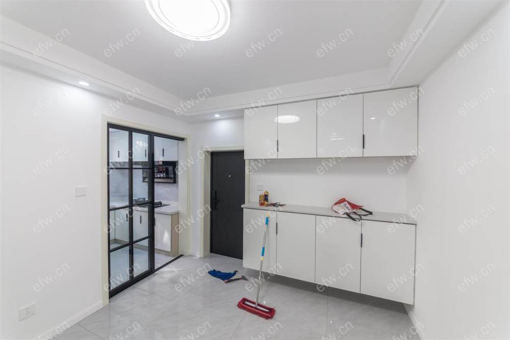 惠龙新村 D区，1楼3个房间，带院子，,