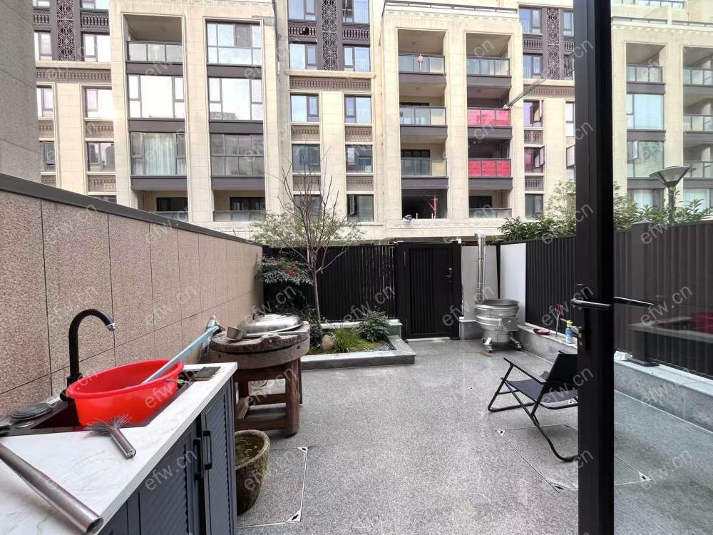 豪装未入住南北大院子叠加别墅