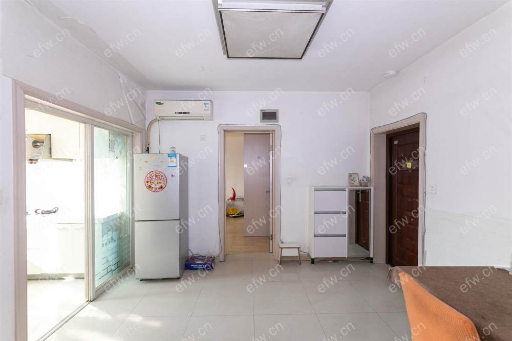 中间楼层江海新村