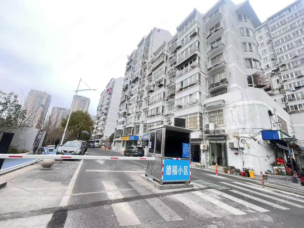 婚装全明东边户，格局工整合理