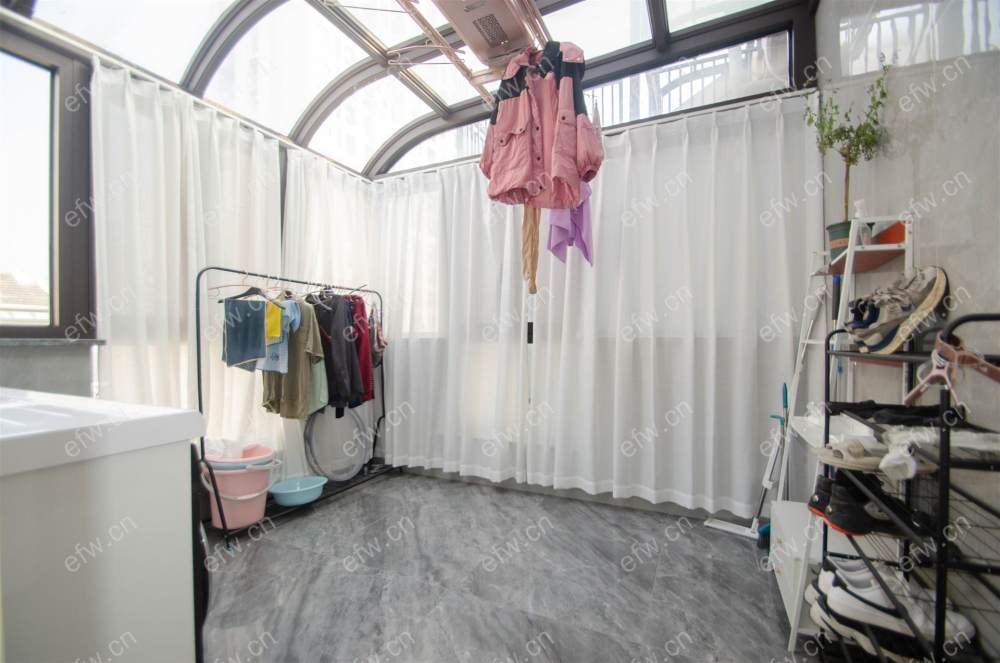 孔雀雅园自住精装修洋房顶复 带露台
