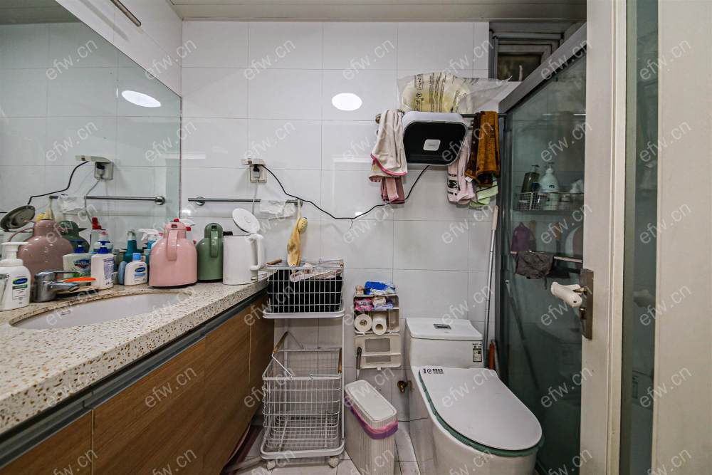 顶楼带大露台，使用面积160平