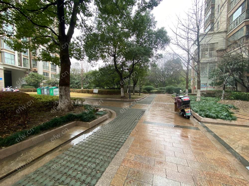 瑜憬湾 精装四房带两个车位