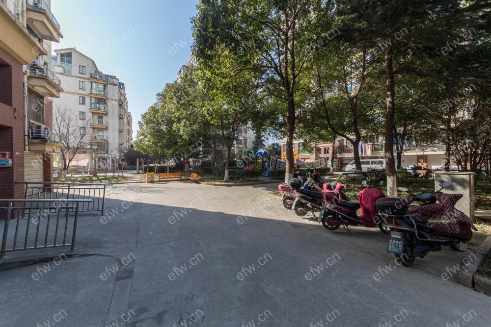 龙韵怡景苑  精装2房 近地铁口  房东诚售