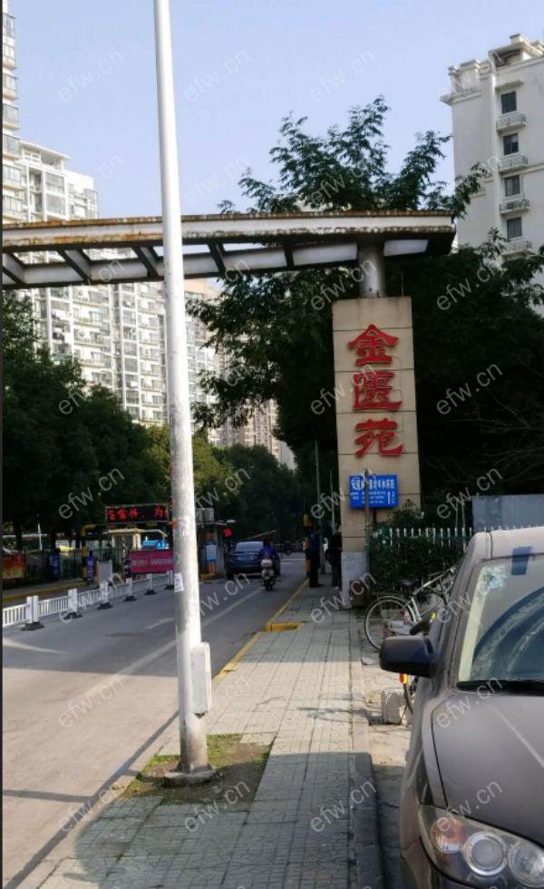 婚装全明东边户room房,village 格局工整合理