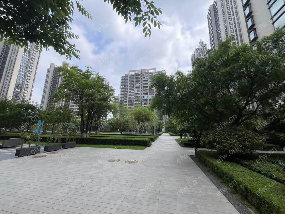 婚装全明东边户3房,万科翡翠东方 格局工整合理
