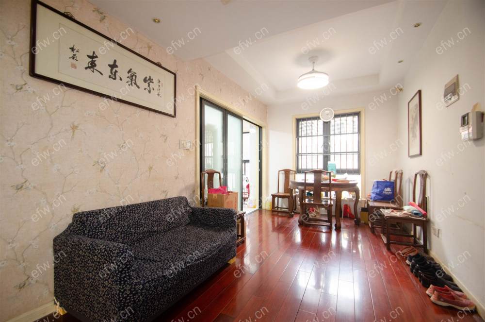 二楼送二十几平阳光房    精装自住保养很好