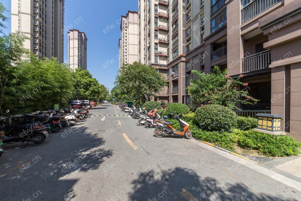 3房豪装拎包即住,天渝骏园尽享优雅品质,多重阳台+飘窗