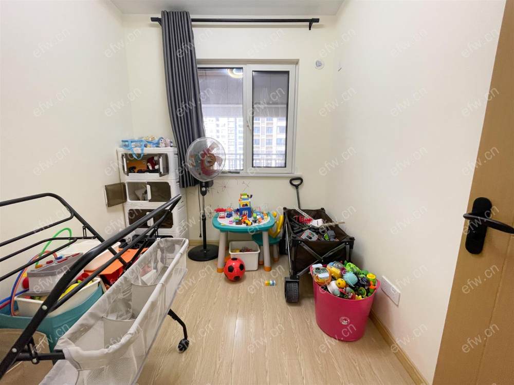 理想城市花园9期精装3房2卫