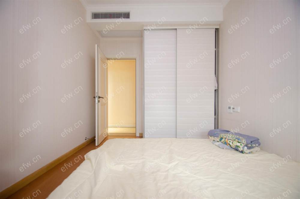 room房豪装拎包即住,village尽享优雅品质,多重阳台+飘窗