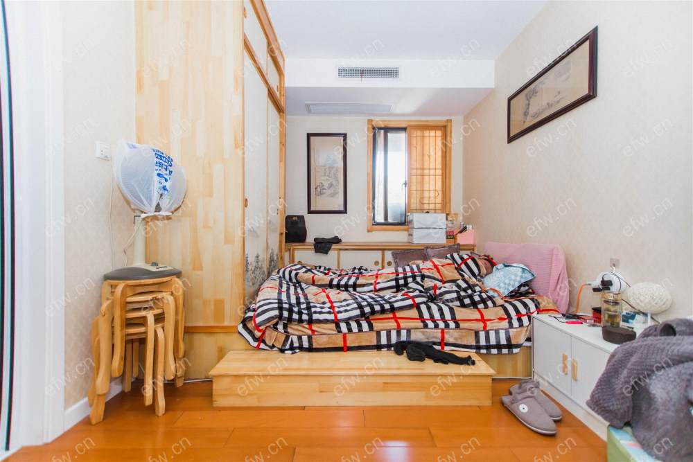 南长区茂业对面恒威领地 自住精装修拎包入住