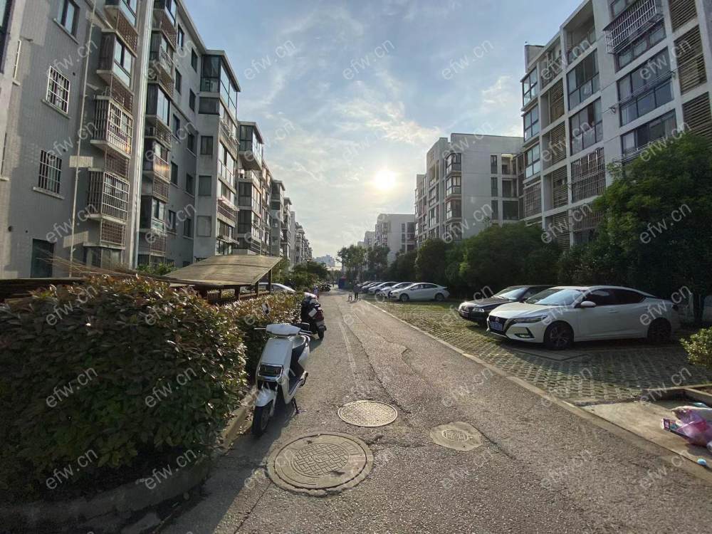 大箕山家园  两室 诚心出售包土出