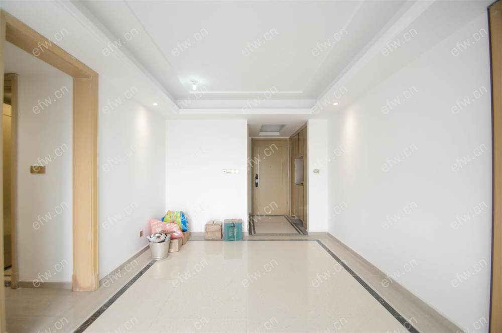 中间楼层  诚心出售 随时看房