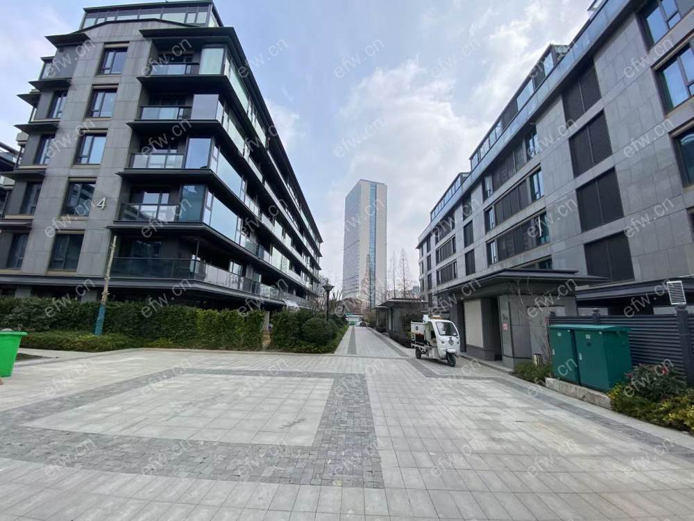 低密度社区 纯叠墅 中叠带花园