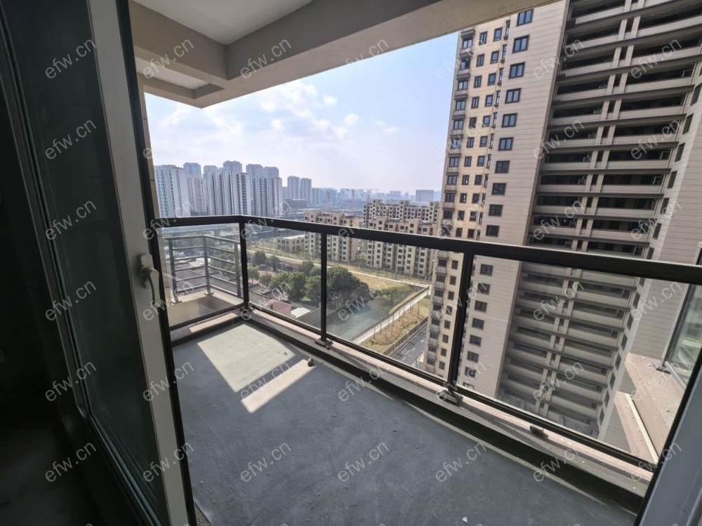中铁彩乐居精装3室  随时看房 拎包入住